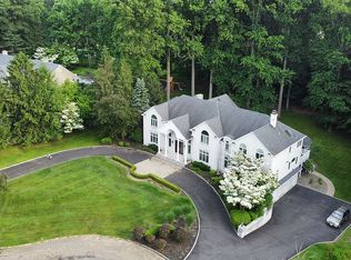 17 Round Hl, Holmdel, NJ 07733