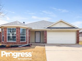 1224 Sierra Blanca Dr, Burleson, TX 76028