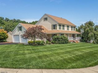 17 Douma Dr, Newton, NJ 07860