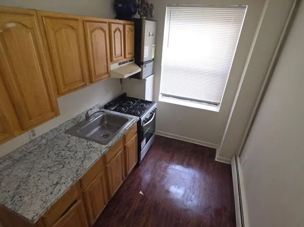 100 - 100 Beacon Avenue Realty Assoc Lp, 100 Beacon Ave APT 44, Jersey City, NJ 07306