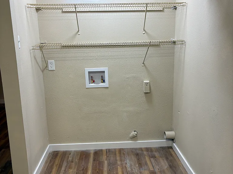537 Lime St #B — Photo 5