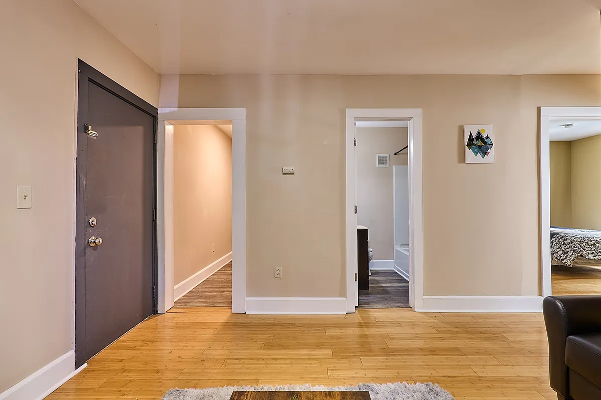 Building Photo - 198 Court St #7