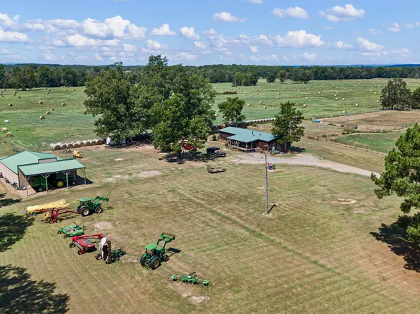 8 Givens Ln, Morrilton, AR 72110