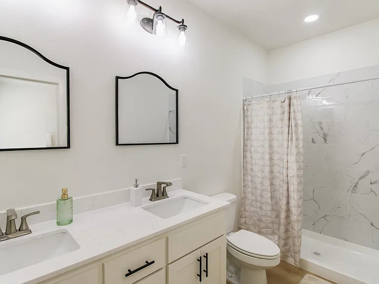 1122 W 10th Ave — Photo 9