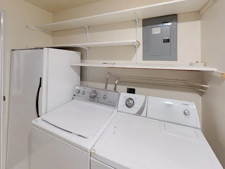 409 S 11th Ave #B — Photo 17