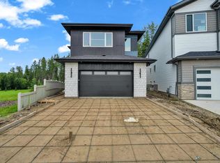 57 Meadowgrove Ln, Spruce Grove, AB T7X 0W2