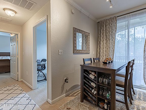 5th image of 8539 GATE Parkway W #1627