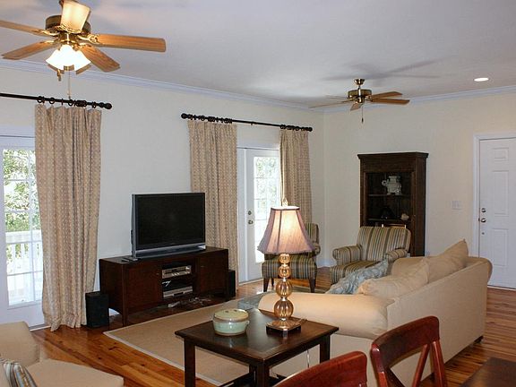4th image of 4007 Bridle Trail Dr