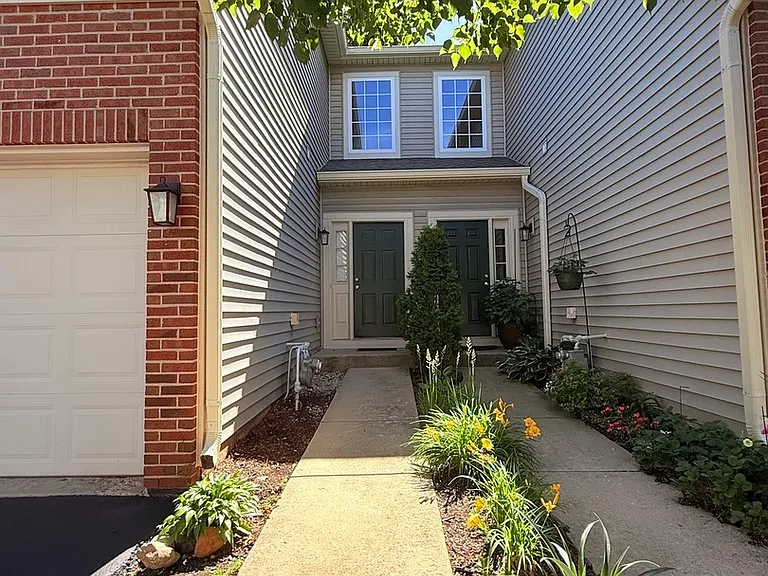 2307 Stoughton Dr — Photo 3