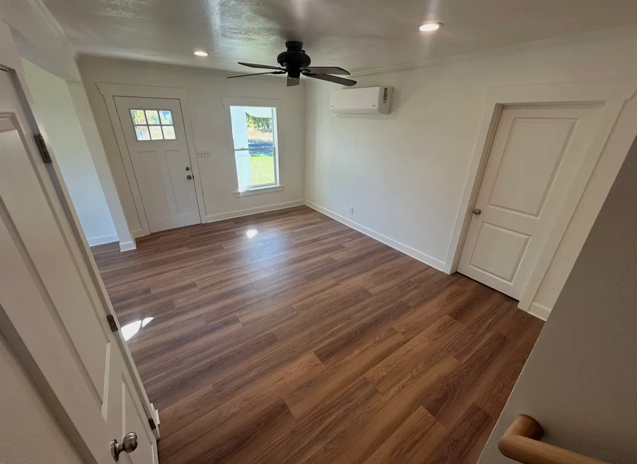 3 bed, 1600 sqft, $2,395 — Photo 4