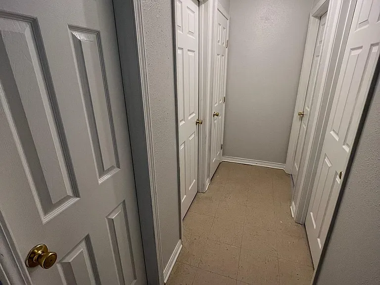 1034 Luling Estates Dr — Photo 6