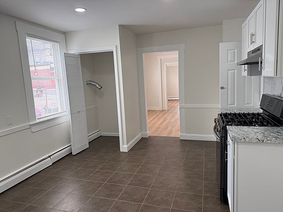 4th image of 14 Division St Fl 1