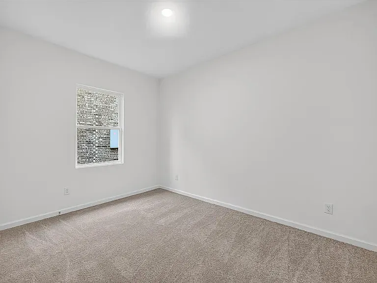 2114 Meadow Park Dr — Photo 9
