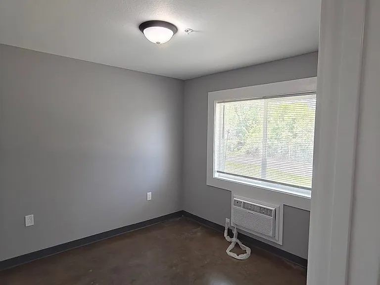 1336 N Walnut St — Photo 36