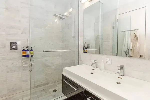 Rented by Hauseit LLC | media 7