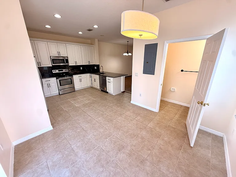 11652 Declaration Dr — Photo 26