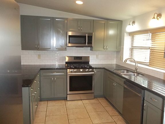 2nd image of 210 Loma Vista Dr S