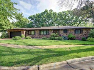 548 Worth Ct, Clinton, IA 52732