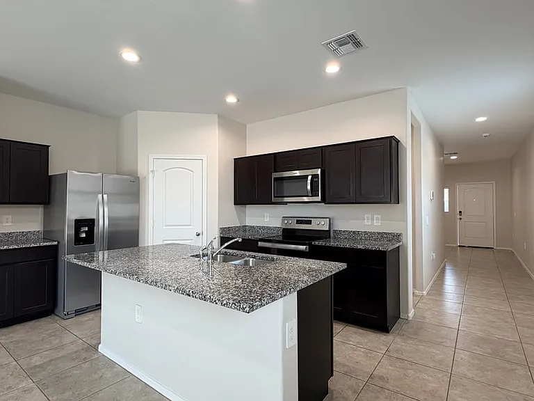 35420 W San Alvarez Ave — Photo 19
