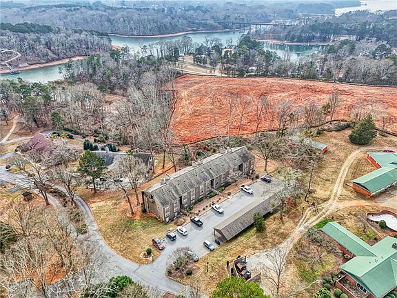 3rd image of 114 Captains Way