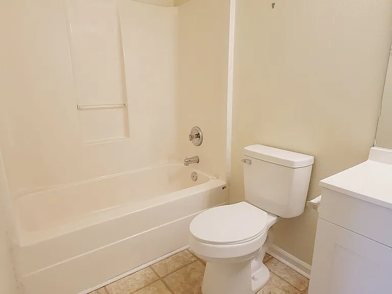 836B W Georgia St — Photo 15