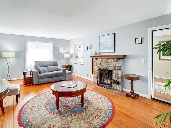 4th image of 4182 Paxton Woods Dr