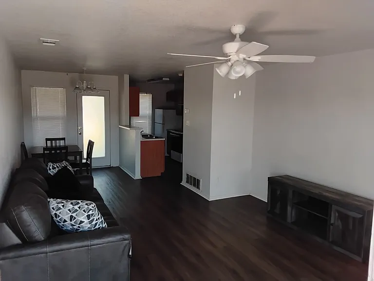 411 Creek St — Photo 21