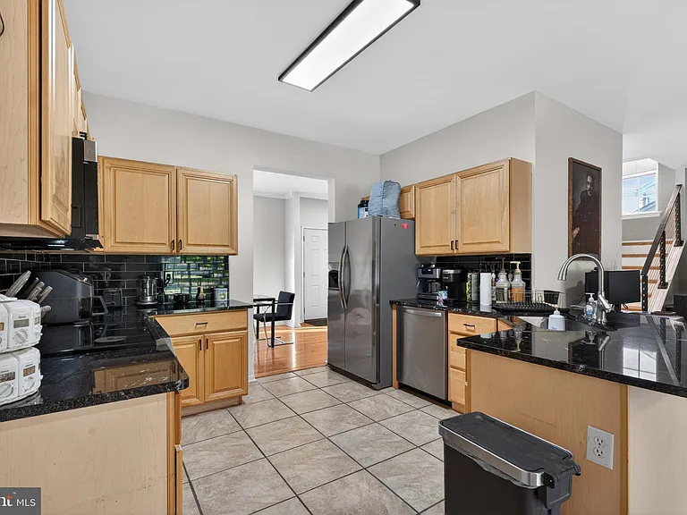 33 Lindley Dr — Photo 9