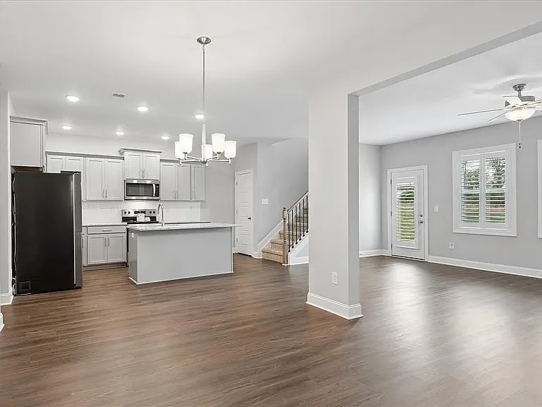 550 Twyla Dr — Photo 10