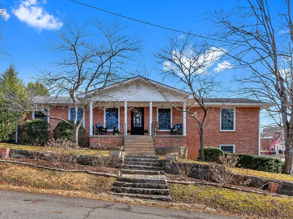 110 W End Ave, Centerville, TN 37033