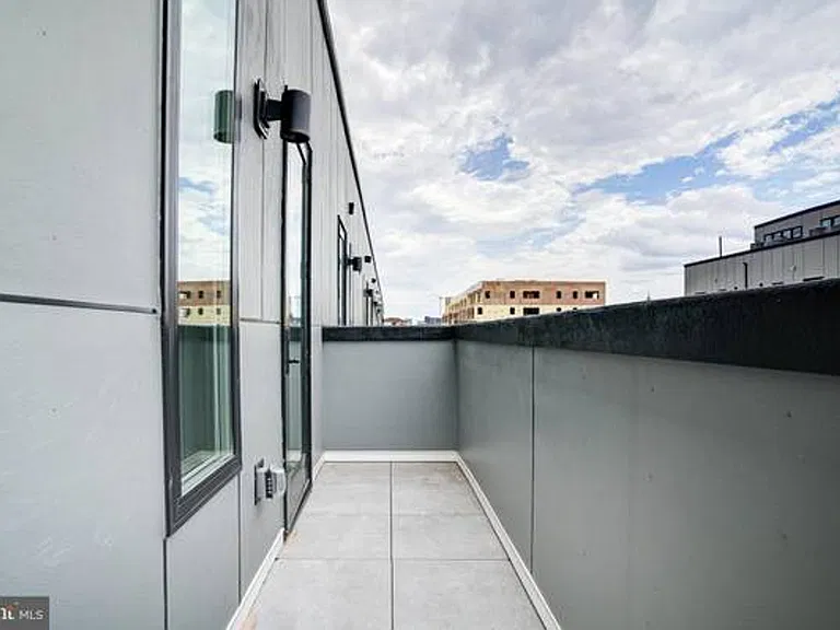 1751 N Howard St — Photo 17