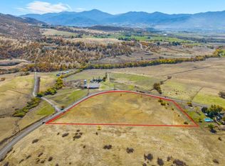 5111 Cherry Ln, Medford, OR 97504