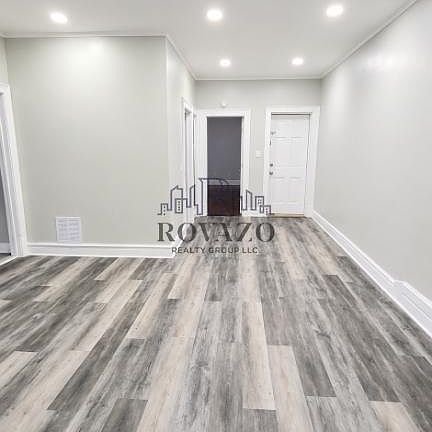 5th image of 103 4th Ave #103A