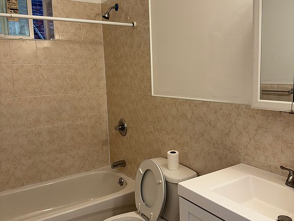 4th image of 1638 S Broad St APT 1