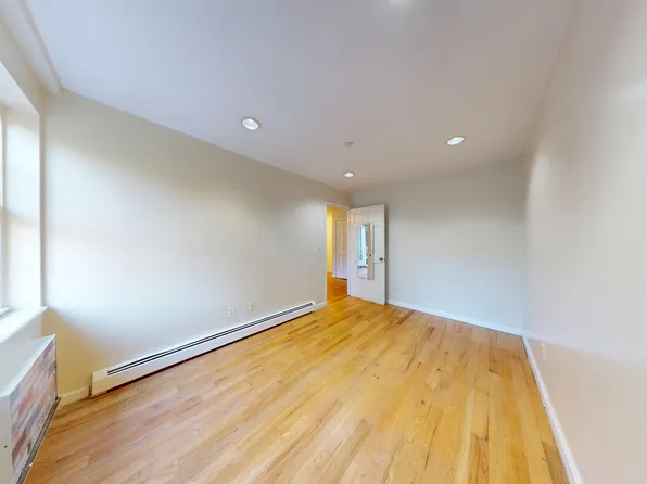 420 42nd Street image 14 of 22