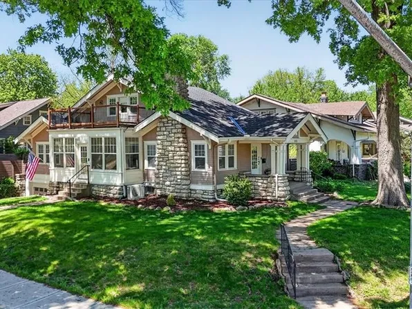 5850 Brookside Blvd, Kansas City, MO 64113