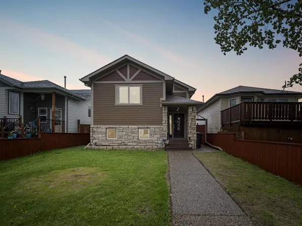 280 N Diefenbaker Dr, Wood Buffalo, AB T9K 2J9