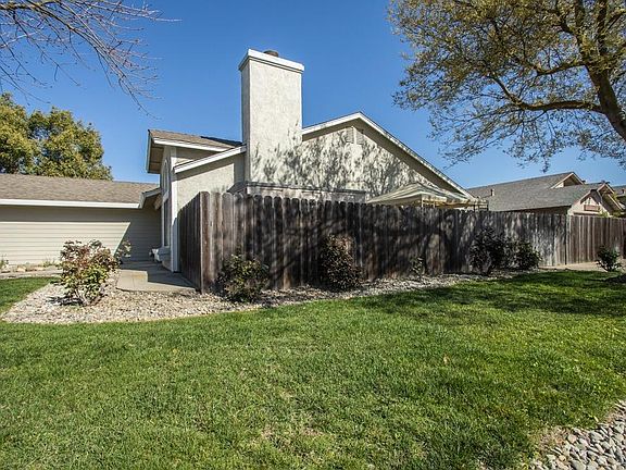 3rd image of 3820 Almond Grove Ln