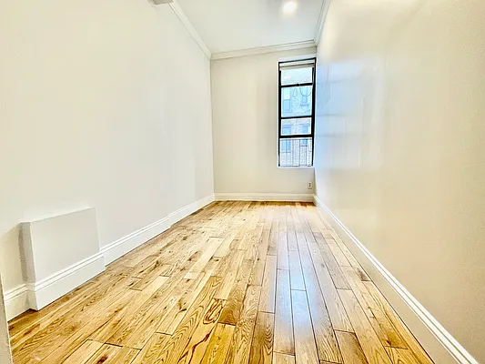 Rented by R New York | media 21