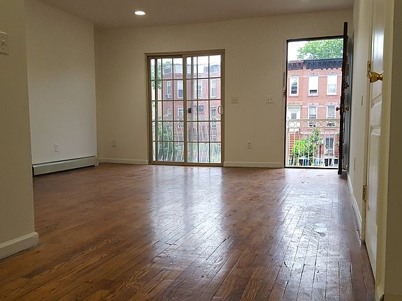 4th image of 216 Lexington Ave APT 2