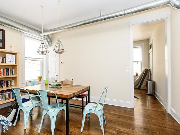 4th image of 2306 W Walton St #3W