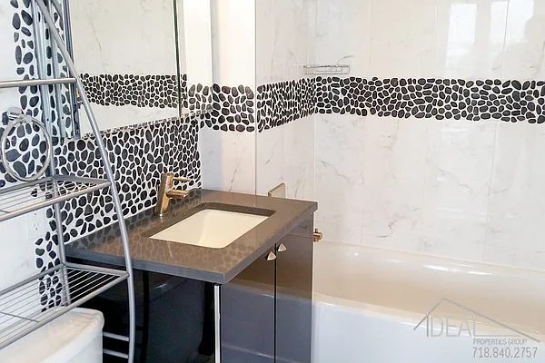 Rented by Ideal Properties Group | media 15