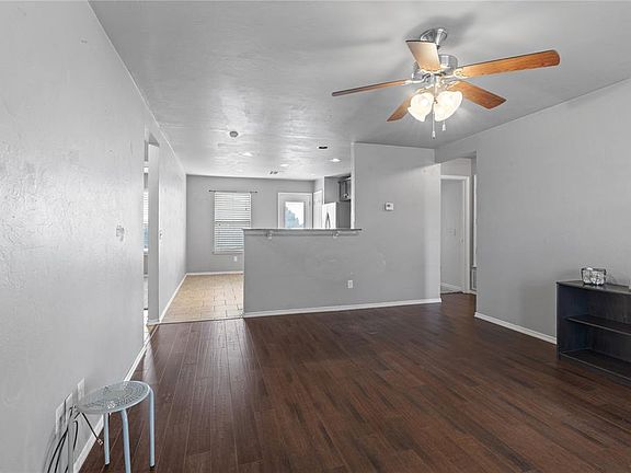 5th image of 11821 NW 130th St