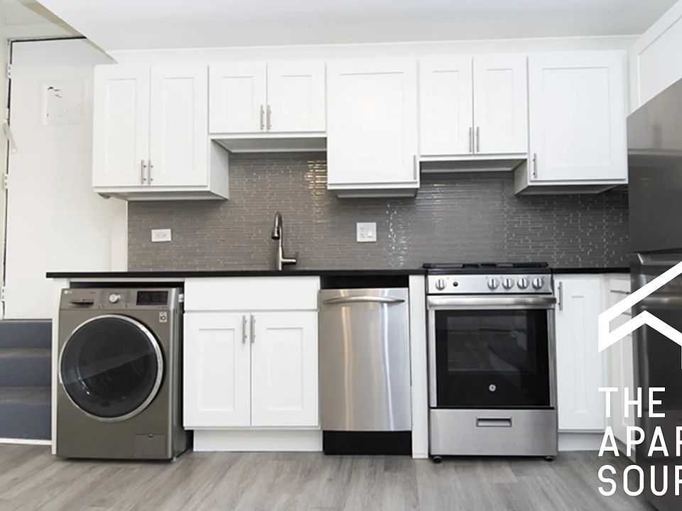 1st image of 648.5 Roscoe Street Gdn