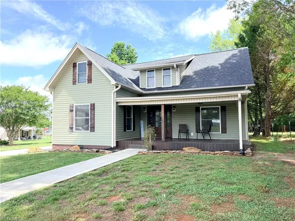 110 Baptist Church Rd, Boonville, NC 27011