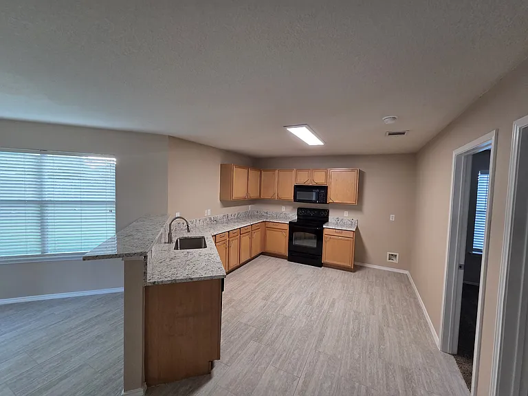 8138 Mossberg Dr — Photo 13