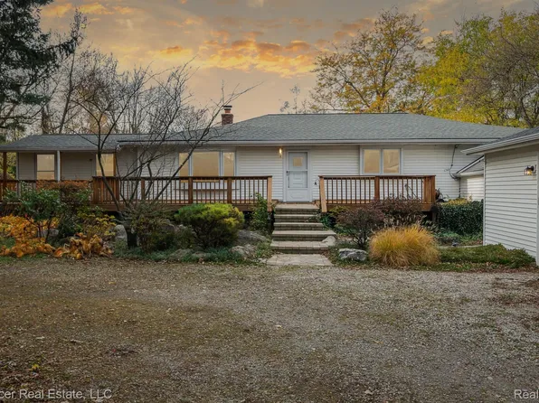 140 S Rochester Rd, Oakland, MI 48363