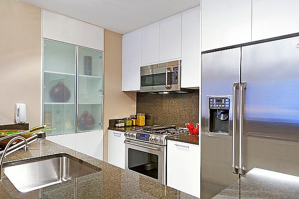 1st image of 330 W 39th St APT 2D
