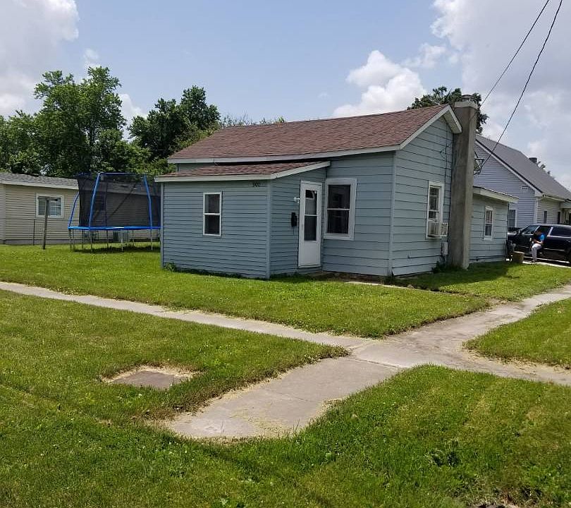 1st image of 900 S 2nd St