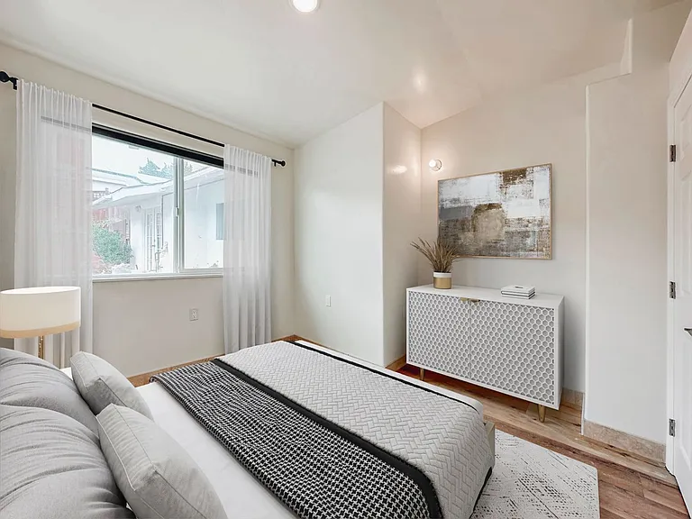 2425 Sarbonne Dr #3 — Photo 6